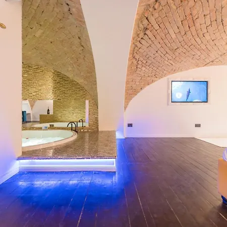 Presidential Apartment *